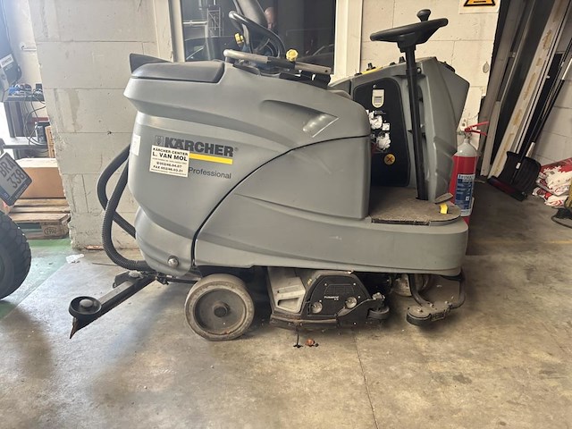 Karcher schrob/veegmachine - afbeelding 1 van  9