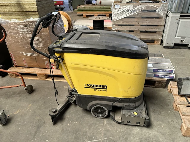 Kärcher schrob/zuigmachine - afbeelding 1 van  9