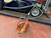 Kärcher spuit met waterdarm op haspel - afbeelding 1 van  5