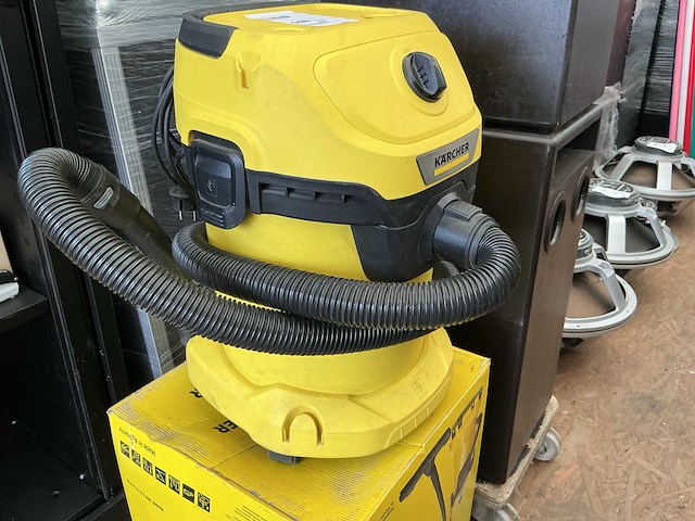 Kärcher wd3 industriële nat-droog stofzuiger - afbeelding 1 van  3