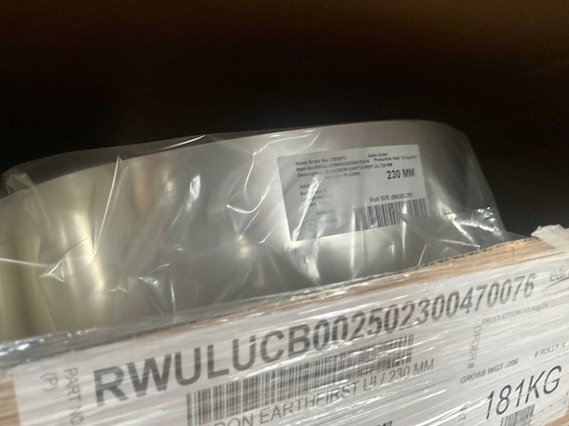 Kartonnen boxen met plastic restanten (10x) en diverse rollen - afbeelding 10 van  21