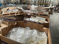 Kartonnen boxen met plastic restanten (10x) en diverse rollen - afbeelding 1 van  21