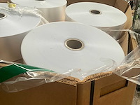 Kartonnen boxen met plastic restanten (10x) en diverse rollen - afbeelding 4 van  21