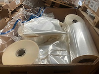 Kartonnen boxen met plastic restanten (10x) en diverse rollen - afbeelding 17 van  21