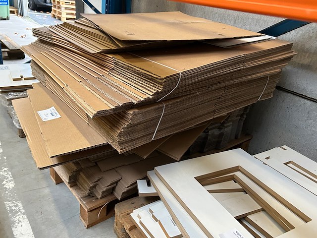 Kartonnen dozen - afbeelding 1 van  3