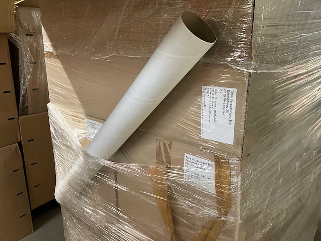 Kartonnen kokers (162x) + werktafel - afbeelding 1 van  6