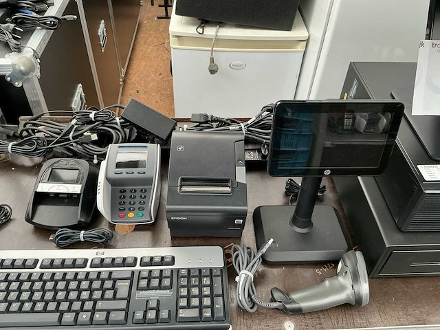 Kassaregister betaalautomaat,geldlade,scanner en monitor - afbeelding 3 van  5