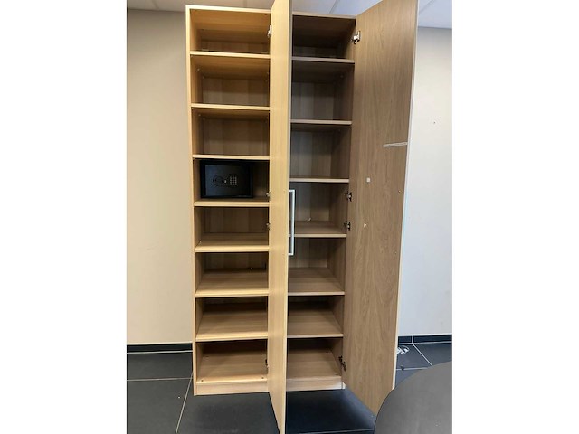Kast (2x) + ronde tafel - afbeelding 4 van  6