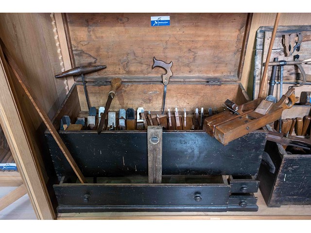 Kast 3_gereedschapskist gevuld - afbeelding 1 van  4