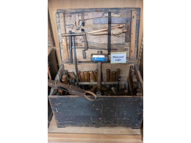 Kast 3_gereedschapskist gevuld - afbeelding 1 van  4