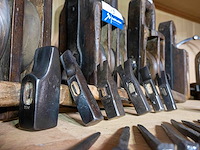 Kast 3_houten katrollen, hamers e.a. - afbeelding 4 van  4