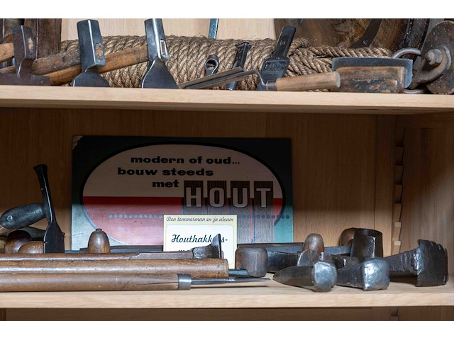 Kast 3_houthakkers materiaal e.a. - afbeelding 2 van  5