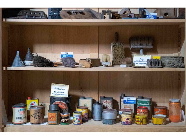 Kast 5_ verf- en boenborstels - afbeelding 1 van  3