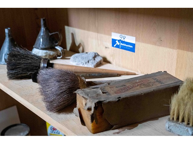 Kast 5_ verf- en boenborstels - afbeelding 2 van  3