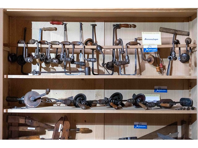 Kast 5_booromslagen en figuurzagen - afbeelding 1 van  1