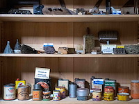 Kast 5_verf-, vernis- en boenpotten - afbeelding 1 van  3