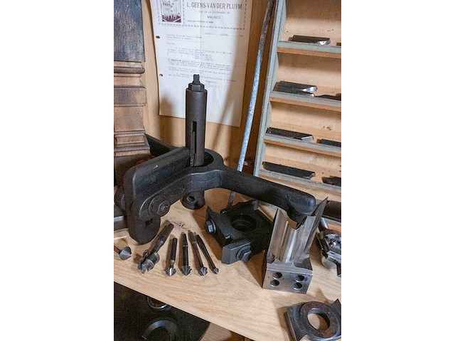 Kast 6_unieke collectie topie messen en boren - afbeelding 2 van  6