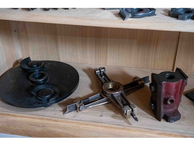 Kast 6_unieke collectie topie messen en boren - afbeelding 2 van  4