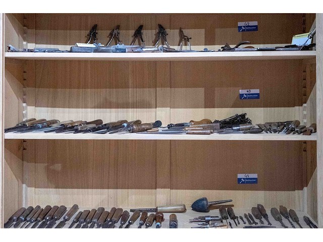 Kast 7_beitels e.a. - afbeelding 1 van  4