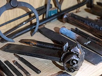 Kast 7_steenbeitels om ronde gaten te maken, passers e.a. met pièces uniques - afbeelding 2 van  5