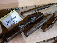 Kast 7_zaagtandtrekkers en spookschaven - afbeelding 2 van  4