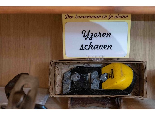Kast 8_ijzeren schaven stanley e.a. - afbeelding 2 van  9