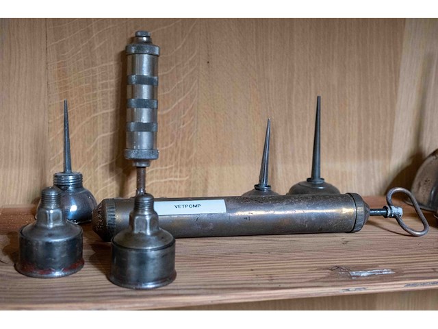 Kast 8_oliepompjes - afbeelding 3 van  4