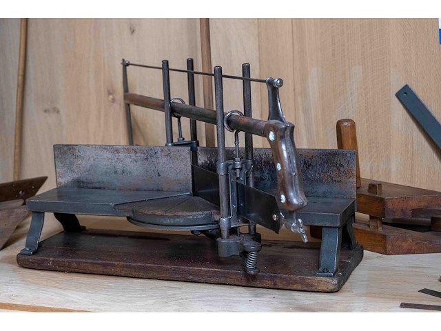 Kast 8_verstekzaag e.a. - afbeelding 2 van  5