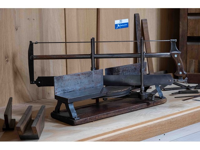 Kast 8_verstekzaag e.a. - afbeelding 3 van  5