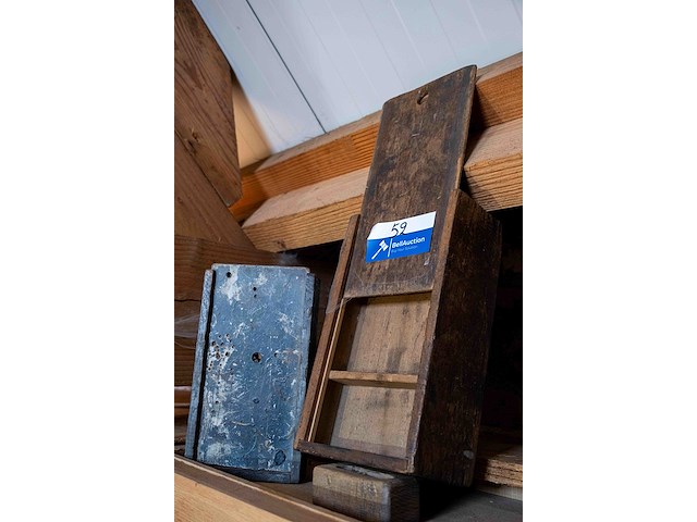 Kast 9_2 houten nagelbakjes - afbeelding 1 van  2