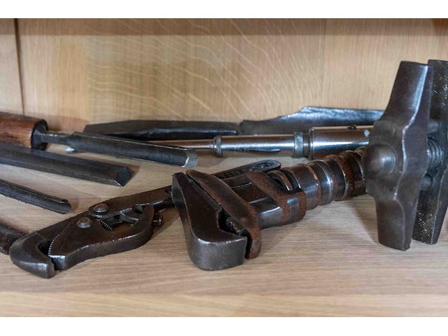 Kast 9_beitels, moersleutel e.a. - afbeelding 2 van  7