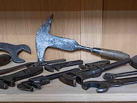 Kast 9_handgesmeede materialen e.a. - afbeelding 2 van  3