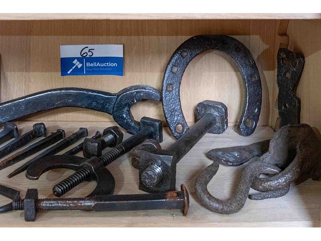 Kast 9_handgesmeede materialen - afbeelding 1 van  5