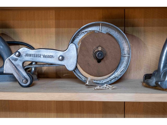 Kast 9_jointeuse 'ready' in aluminium - afbeelding 1 van  2