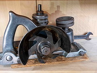 Kast 9_zaagmachine in aluminium - afbeelding 1 van  4