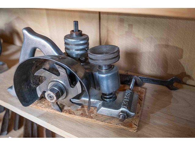 Kast 9_zaagmachine in aluminium - afbeelding 2 van  4