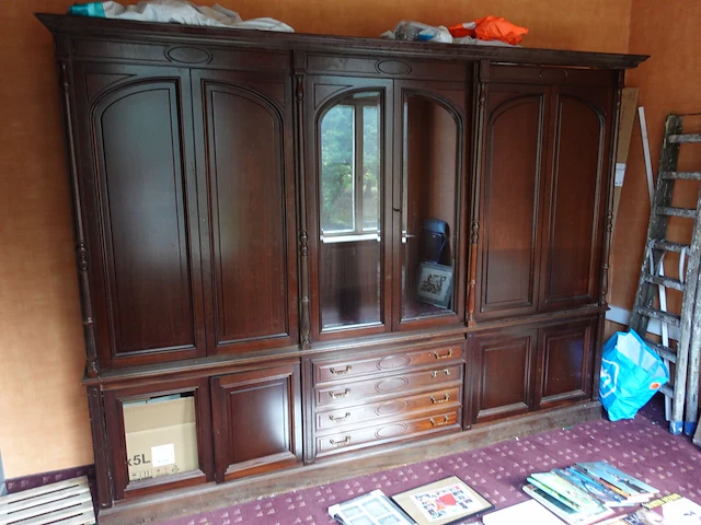 Kast in hout - afbeelding 1 van  2