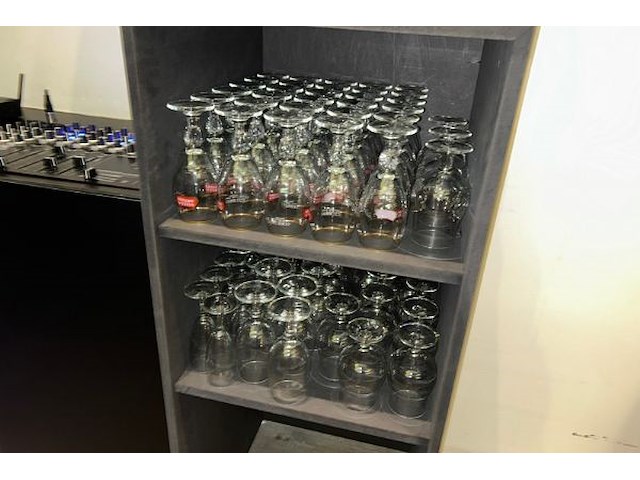 Kast + inhoud - afbeelding 3 van  3