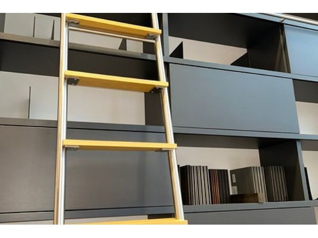 Kast + ladder op rail - afbeelding 2 van  8