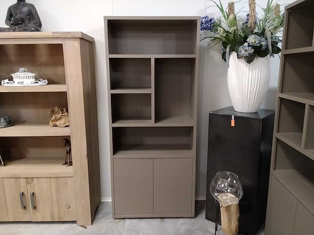 Kast massief eik - afbeelding 1 van  2