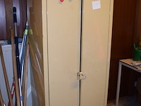Kast met 2 deuren - afbeelding 1 van  2