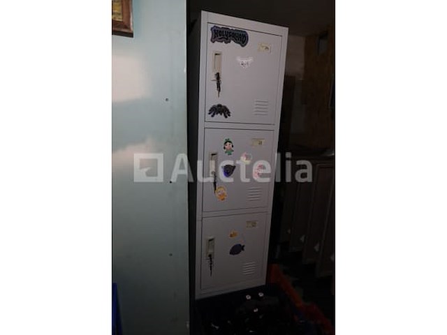 Kast met 4 kluisjes - afbeelding 4 van  4