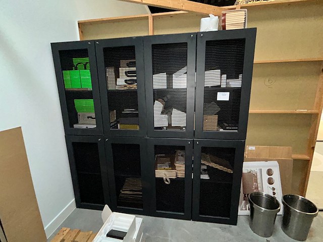 Kast met inhou - afbeelding 1 van  7