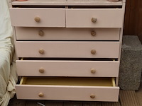 Kast met inhoud - afbeelding 2 van  4