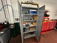 Kast met inhoud - afbeelding 1 van  6