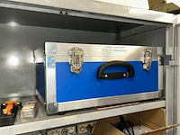 Kast met inhoud - afbeelding 2 van  6