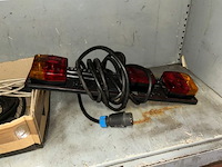 Kast met inhoud - afbeelding 5 van  6