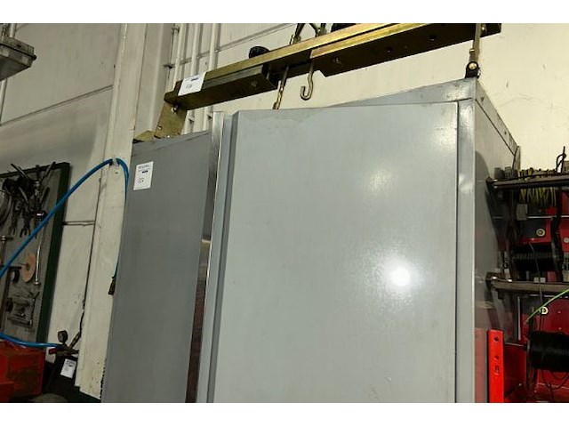 Kast met inhoud - afbeelding 6 van  6