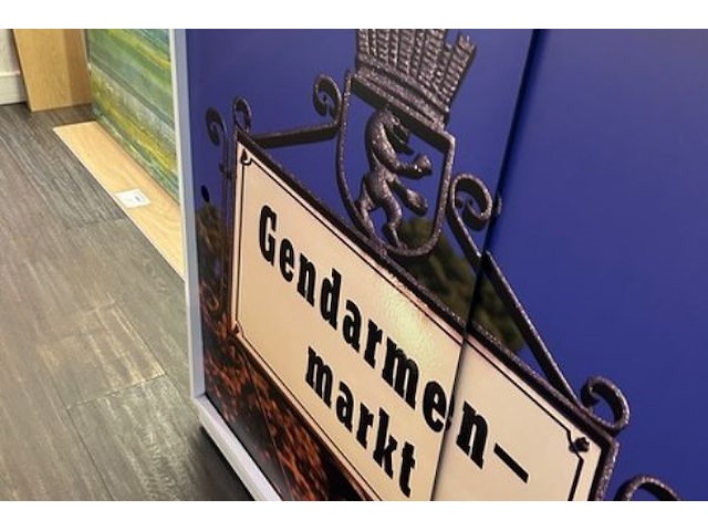 Kast met inhoud - afbeelding 3 van  5