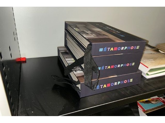 Kast met inhoud - afbeelding 4 van  7